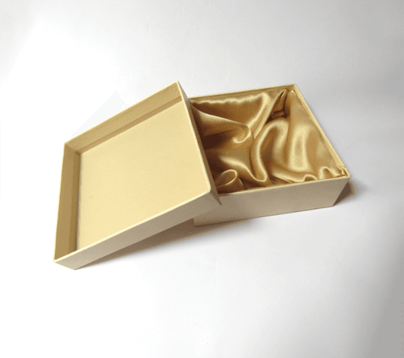 Custom Fabrics Packaging with rolled fabric